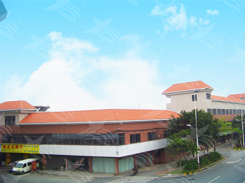 合成树脂瓦vs彩钢瓦，屋面建设该如何选择哪种材质的屋面材料